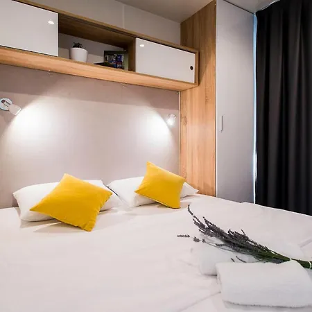 Appartement Beautiful In With Wifi Donji Zagon